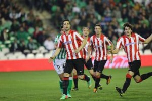 Gogoz saitu arren, ezin gola sartu. (Luis Angel Gomezen argazkia)