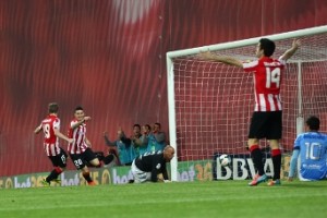 Atzokoekin Adurizek 15 gol sartu ditu