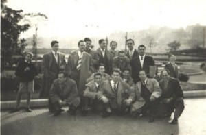 ...argazkietan ere grisa nagusi zen