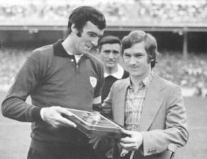 Clementeri egindako omenaldia