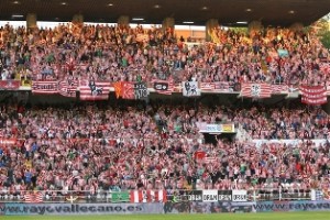 Zaleek partida hasi aurretik bete zituzten harmailak