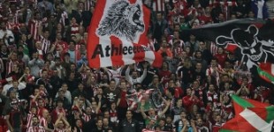 zaleak poz-pozik daude taldearekin